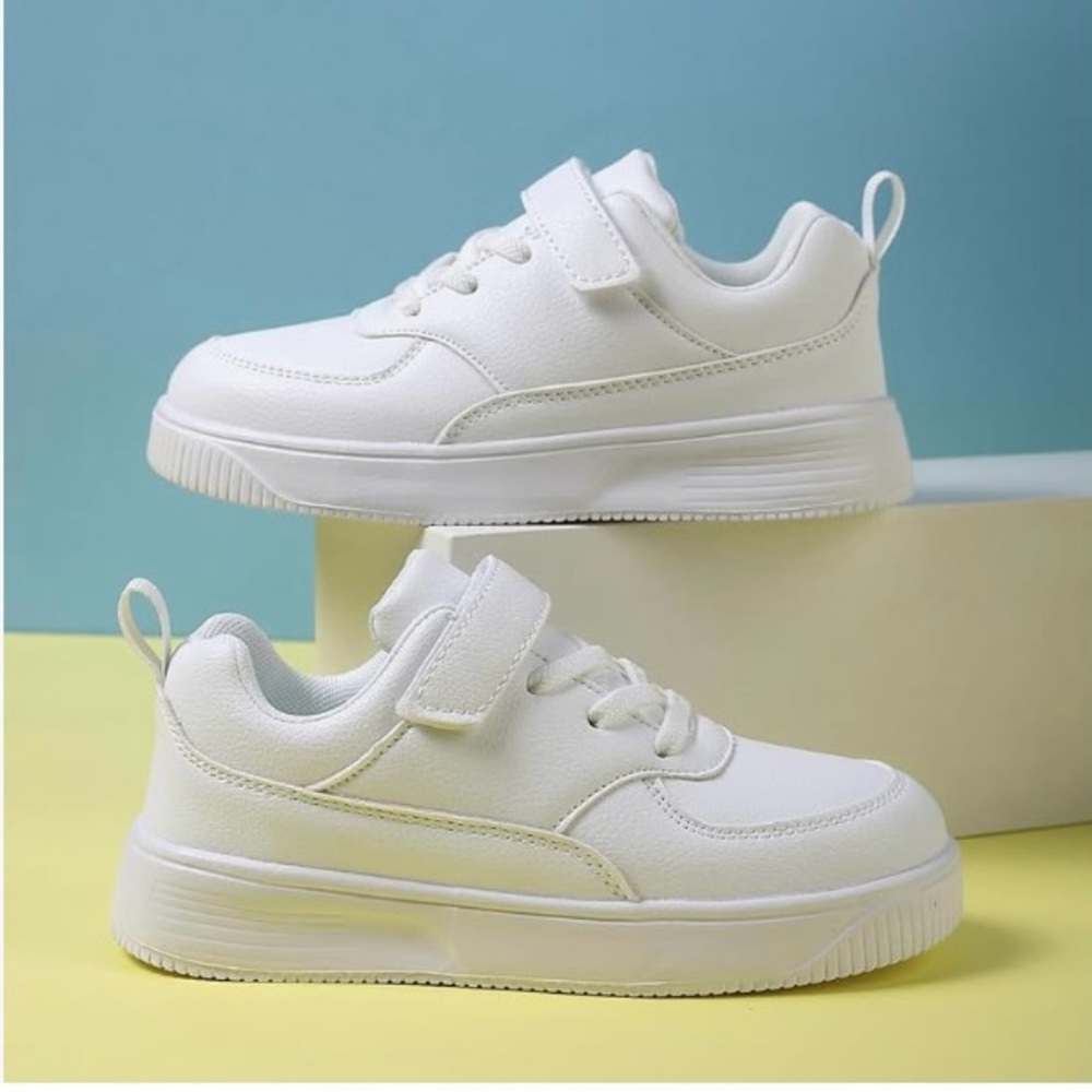 👟Kids White Sneakers👟UNISEX sz 2bigkid 💥NWT💥